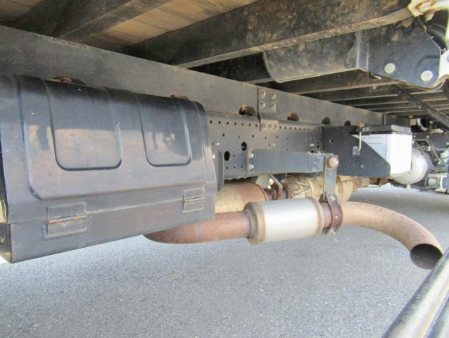 いすゞフォワード平ボディ中型（4t）[写真16]