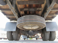 いすゞフォワード平ボディ中型（4t）[写真23]