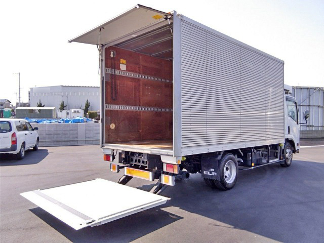 いすゞエルフアルミバン小型（2t・3t）[写真13]