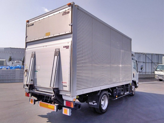 いすゞエルフアルミバン小型（2t・3t）[写真02]