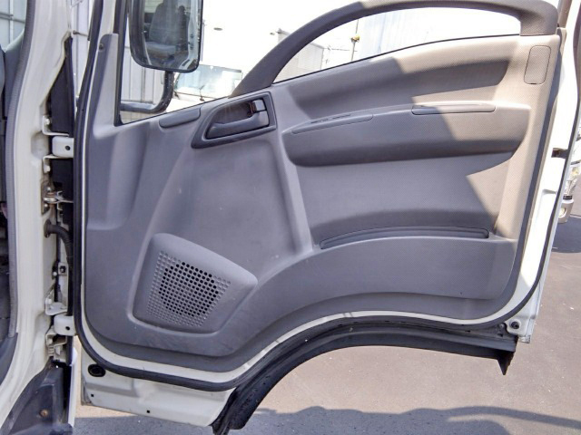 いすゞエルフアルミバン小型（2t・3t）[写真25]