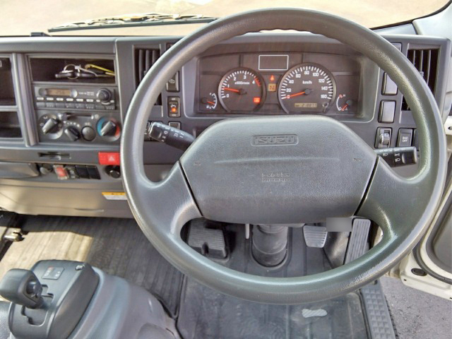 いすゞエルフアルミバン小型（2t・3t）[写真29]