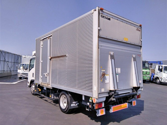 いすゞエルフアルミバン小型（2t・3t）[写真04]