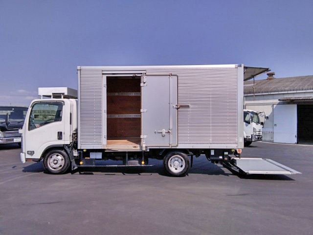 いすゞエルフアルミバン小型（2t・3t）[写真06]