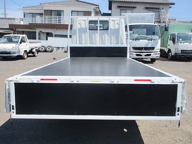 三菱ふそうキャンター平ボディ小型（2t・3t）[写真11]