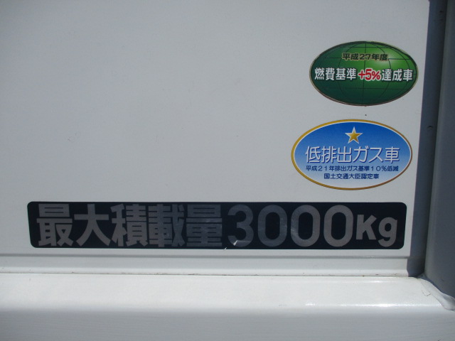 三菱ふそうキャンター平ボディ小型（2t・3t）[写真13]