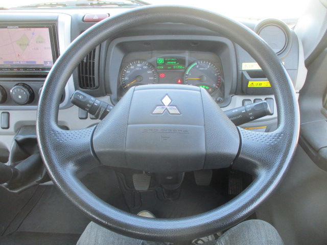 三菱ふそうキャンター平ボディ小型（2t・3t）[写真20]