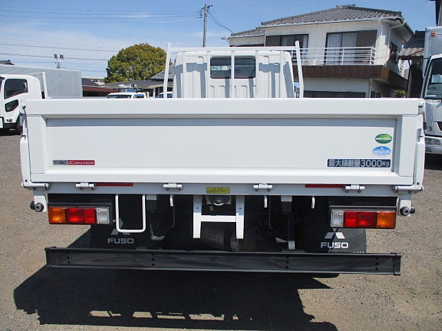 三菱ふそうキャンター平ボディ小型（2t・3t）[写真05]