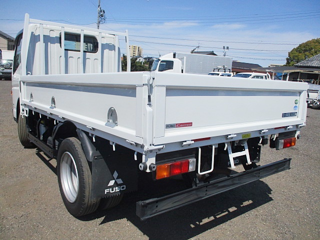 三菱ふそうキャンター平ボディ小型（2t・3t）[写真06]