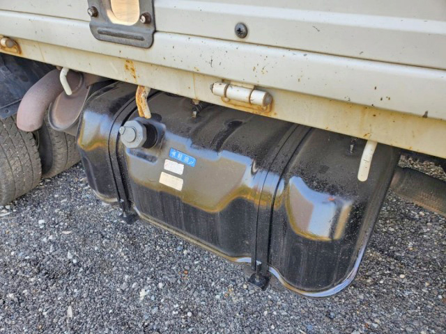 いすゞエルフ平ボディ小型（2t・3t）[写真15]