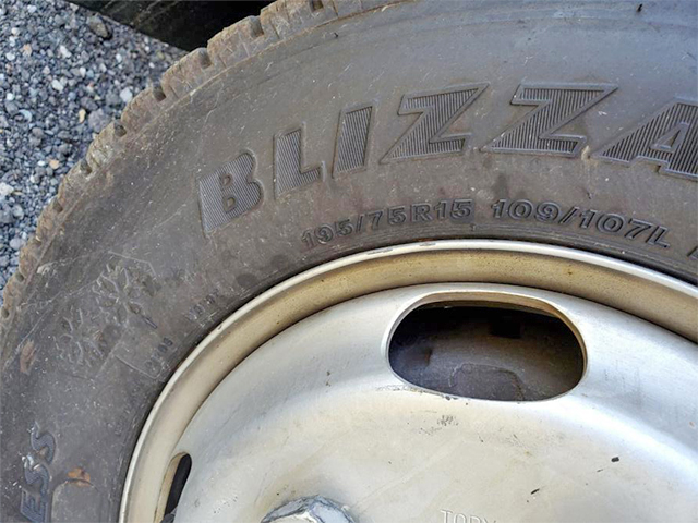 いすゞエルフ平ボディ小型（2t・3t）[写真24]