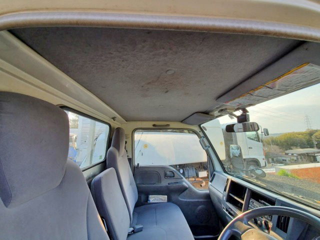 いすゞエルフ平ボディ小型（2t・3t）[写真31]