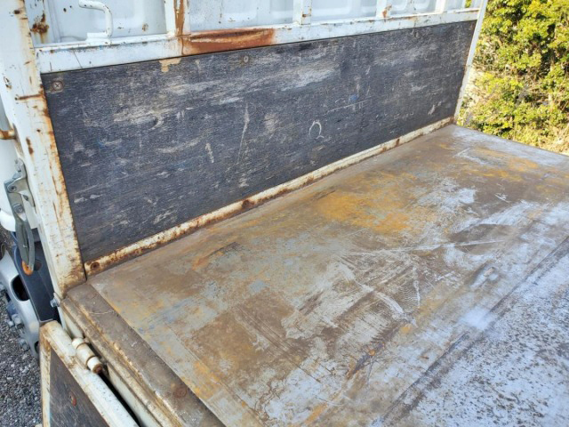 いすゞエルフ平ボディ小型（2t・3t）[写真09]