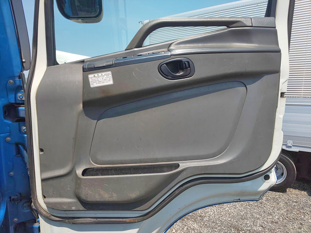 三菱ふそうスーパーグレートトレーラーヘッド（トラクターヘッド）大型（10t）[写真27]