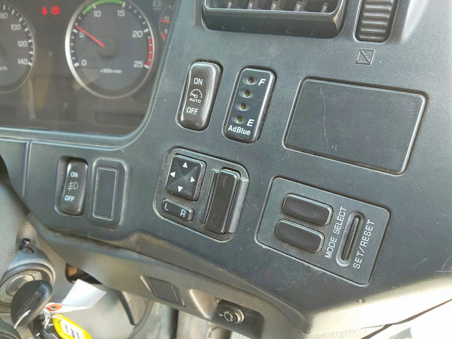 三菱ふそうスーパーグレートトレーラーヘッド（トラクターヘッド）大型（10t）[写真36]