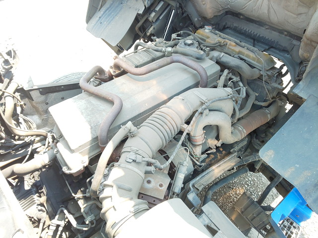 日野プロフィアトレーラーヘッド（トラクターヘッド）大型（10t）[写真18]