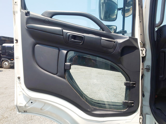 日野プロフィアトレーラーヘッド（トラクターヘッド）大型（10t）[写真20]