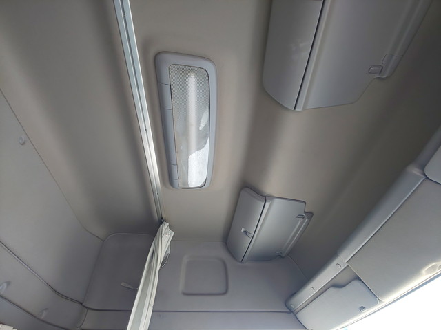 日野プロフィアトレーラーヘッド（トラクターヘッド）大型（10t）[写真24]