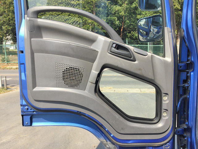 いすゞフォワードアルミウイング増トン（6t・8t）[写真30]