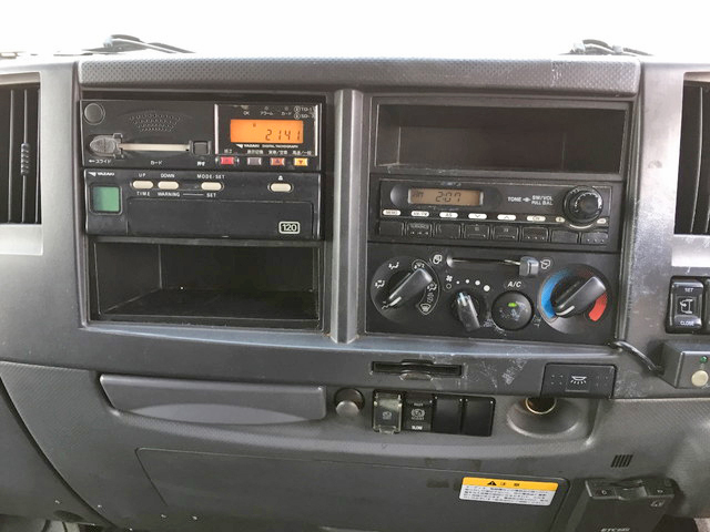 いすゞフォワードアルミウイング増トン（6t・8t）[写真35]