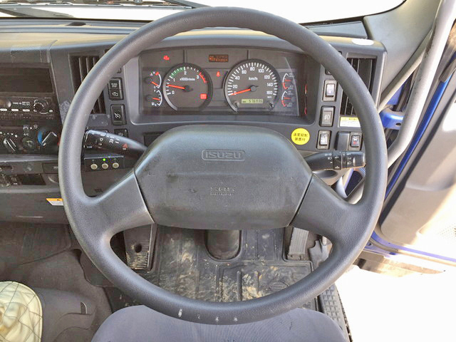 いすゞフォワードアルミウイング増トン（6t・8t）[写真38]