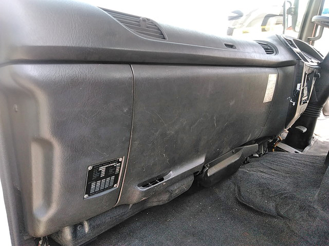 いすゞフォワード平ボディ中型（4t）[写真32]