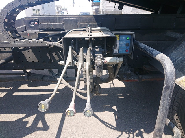 いすゞエルフセーフティローダー小型（2t・3t）[写真12]