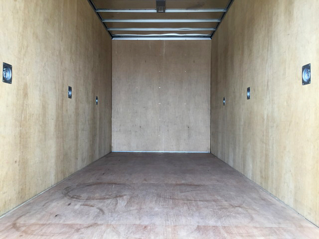 いすゞエルフアルミバン小型（2t・3t）[写真10]