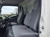 いすゞエルフアルミバン小型（2t・3t）[写真30]