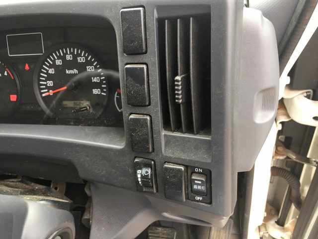 いすゞエルフアルミバン小型（2t・3t）[写真35]