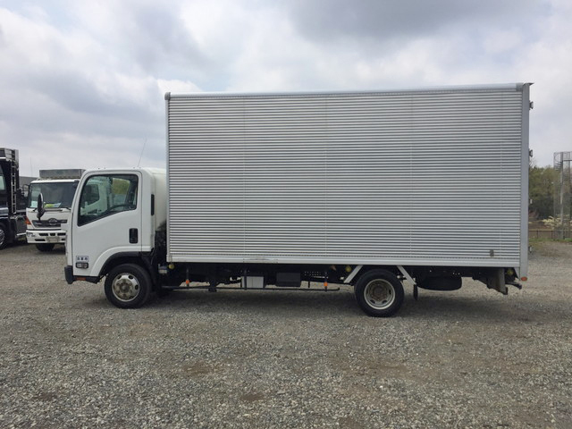 いすゞエルフアルミバン小型（2t・3t）[写真05]