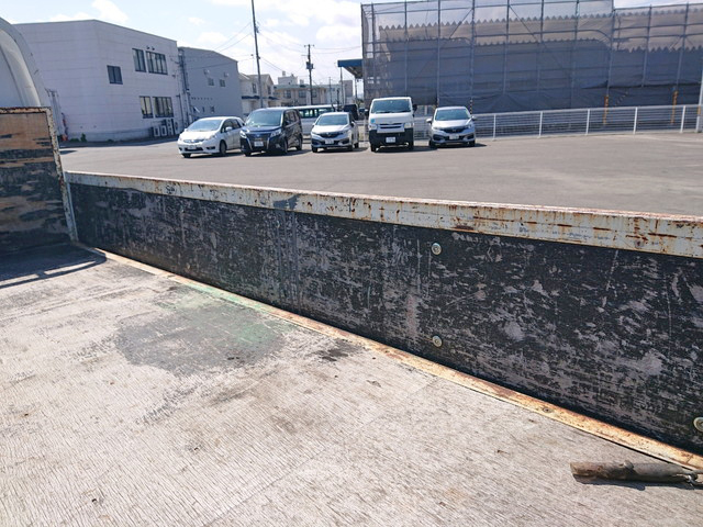 いすゞエルフ平ボディ小型（2t・3t）[写真13]