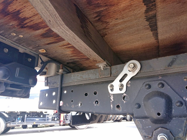 いすゞエルフ平ボディ小型（2t・3t）[写真23]