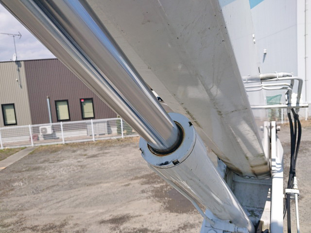 いすゞエルフ高所作業車小型（2t・3t）[写真11]