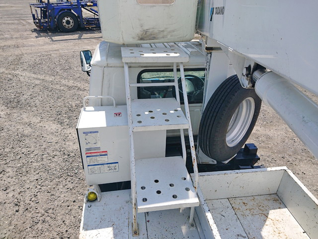 いすゞエルフ高所作業車小型（2t・3t）[写真12]