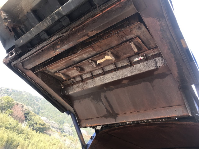 UDトラックスコンドルパッカー車（塵芥車）中型（4t）[写真12]