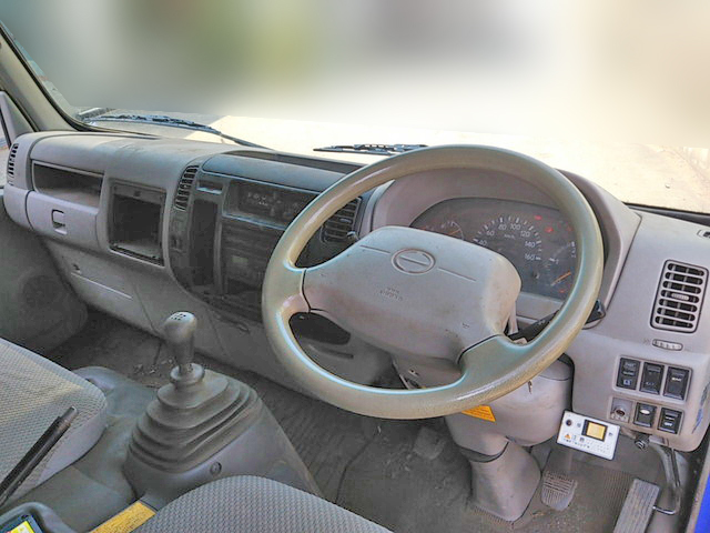 日野デュトロアルミウイング小型（2t・3t）[写真31]