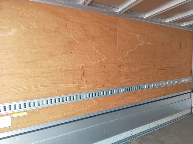 いすゞエルフアルミウイング小型（2t・3t）[写真15]