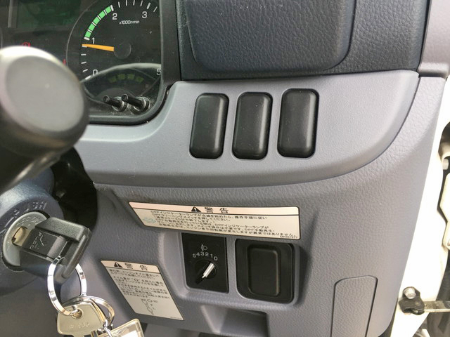 三菱ふそうキャンター冷凍車（冷蔵車）小型（2t・3t）[写真34]