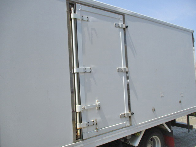 いすゞエルフ冷凍車（冷蔵車）小型（2t・3t）[写真16]