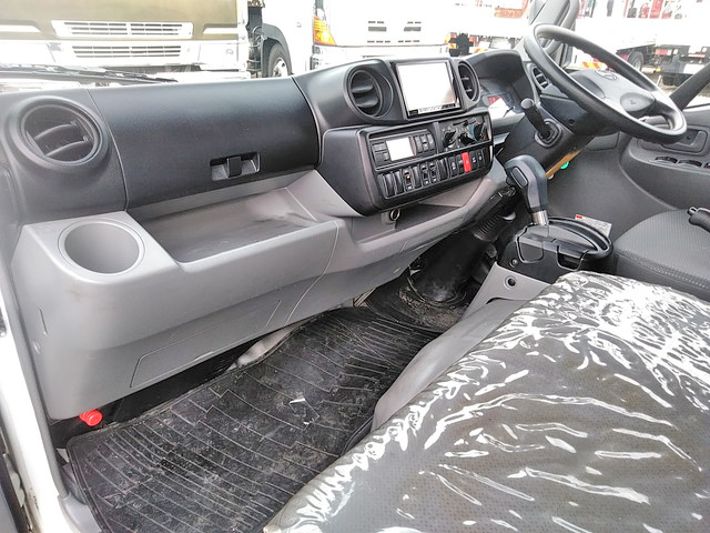 日野デュトロ冷凍車（冷蔵車）小型（2t・3t）[写真34]