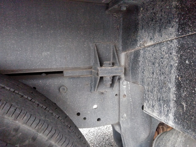 いすゞエルフ高所作業車小型（2t・3t）[写真17]