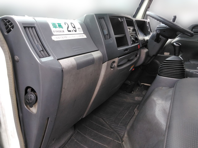 いすゞエルフ高所作業車小型（2t・3t）[写真28]