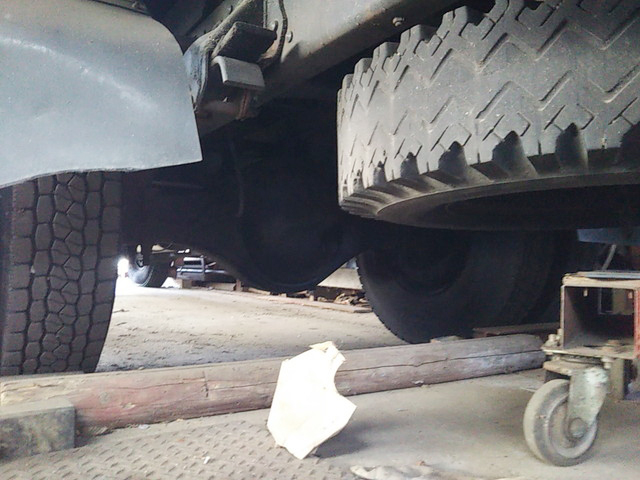 いすゞフォワードユニック3段中型（4t）[写真12]