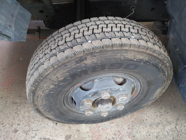 いすゞフォワードユニック3段中型（4t）[写真15]