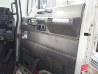 いすゞフォワードユニック3段中型（4t）[写真20]