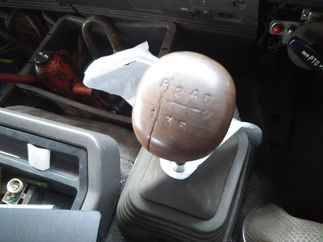 いすゞフォワードユニック3段中型（4t）[写真26]