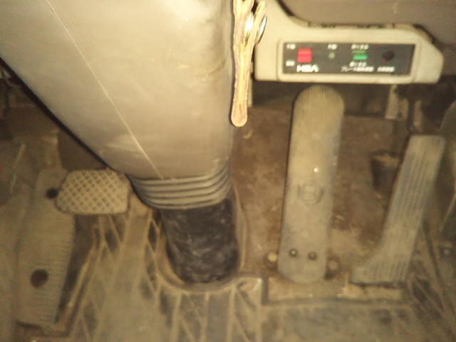 いすゞフォワードユニック3段中型（4t）[写真27]