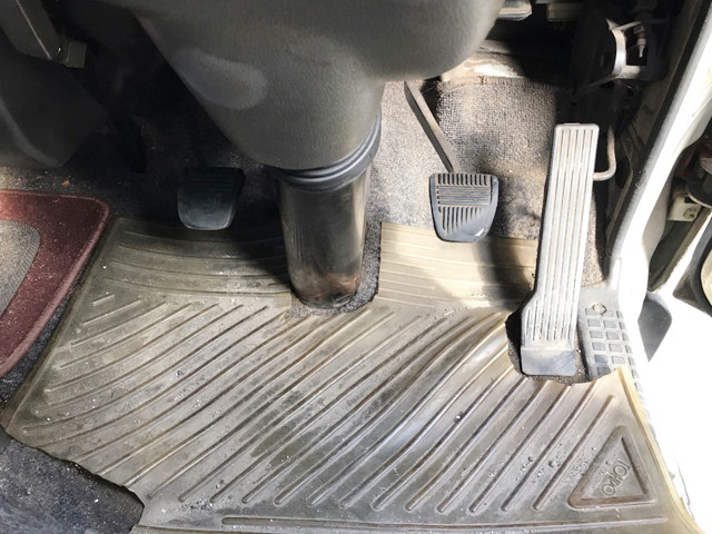 日野レンジャー平ボディ小型（2t・3t）[写真21]