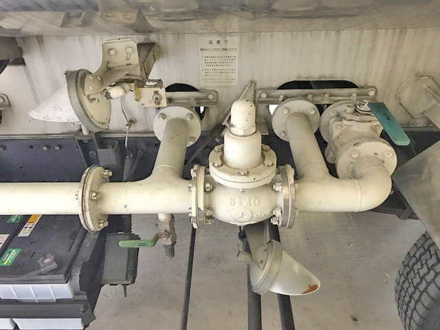 三菱ふそうキャンタータンク車（タンクローリー）小型（2t・3t）[写真18]